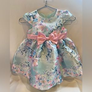 RARE EDITIONS 🩷 Beautiful elegant baby dress 🎀 New ☺️ perfect gift 🩵 24 M